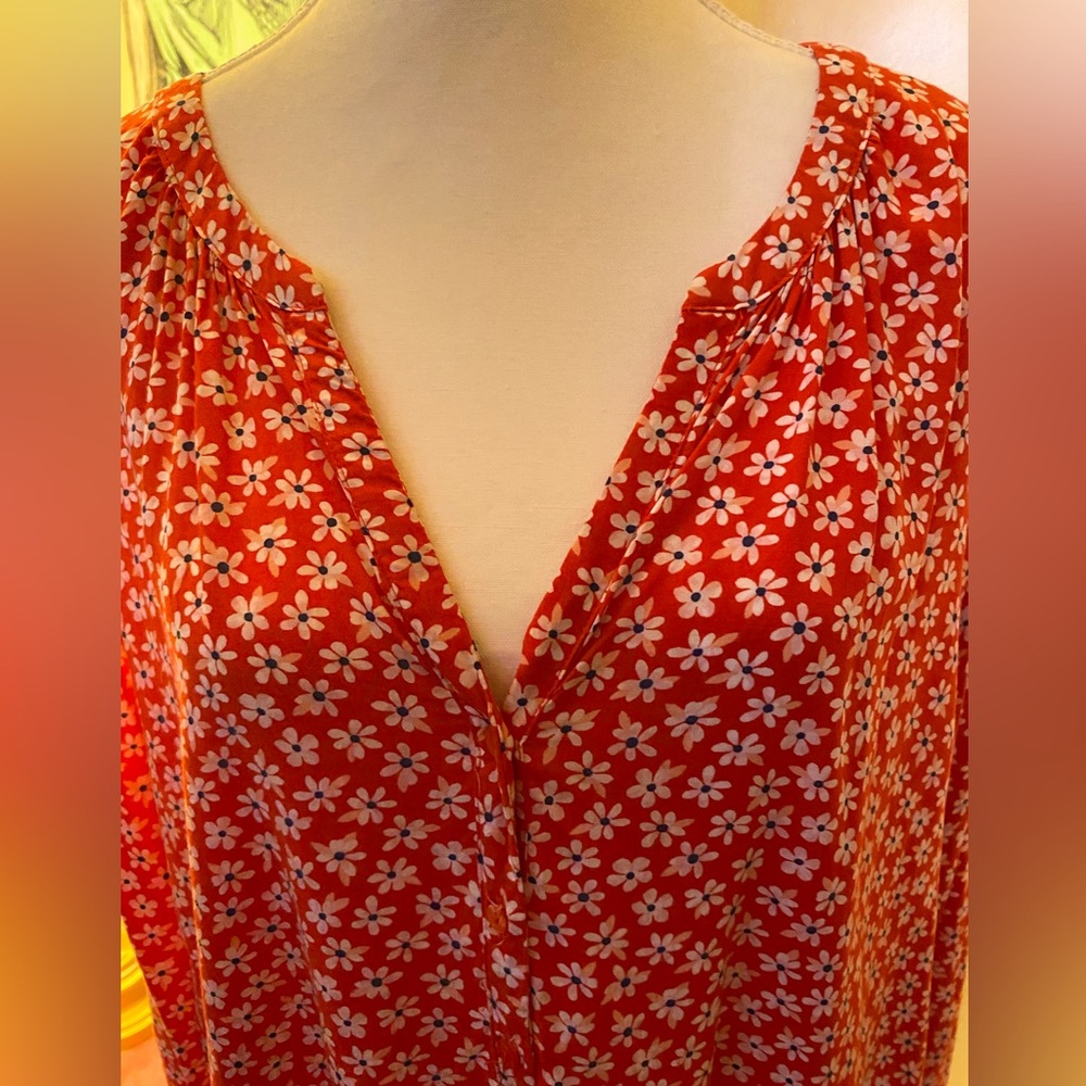 Women's Old Navy, size XL, red blouse with white flowers